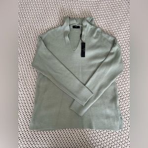 NWT Tahari Lightweight Sweater w/Hood